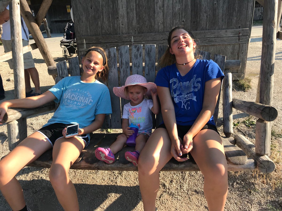 stmarksolathe's tweet photo. So much fun. Pictures are abundant! https://t.co/lcuHIbjPrn