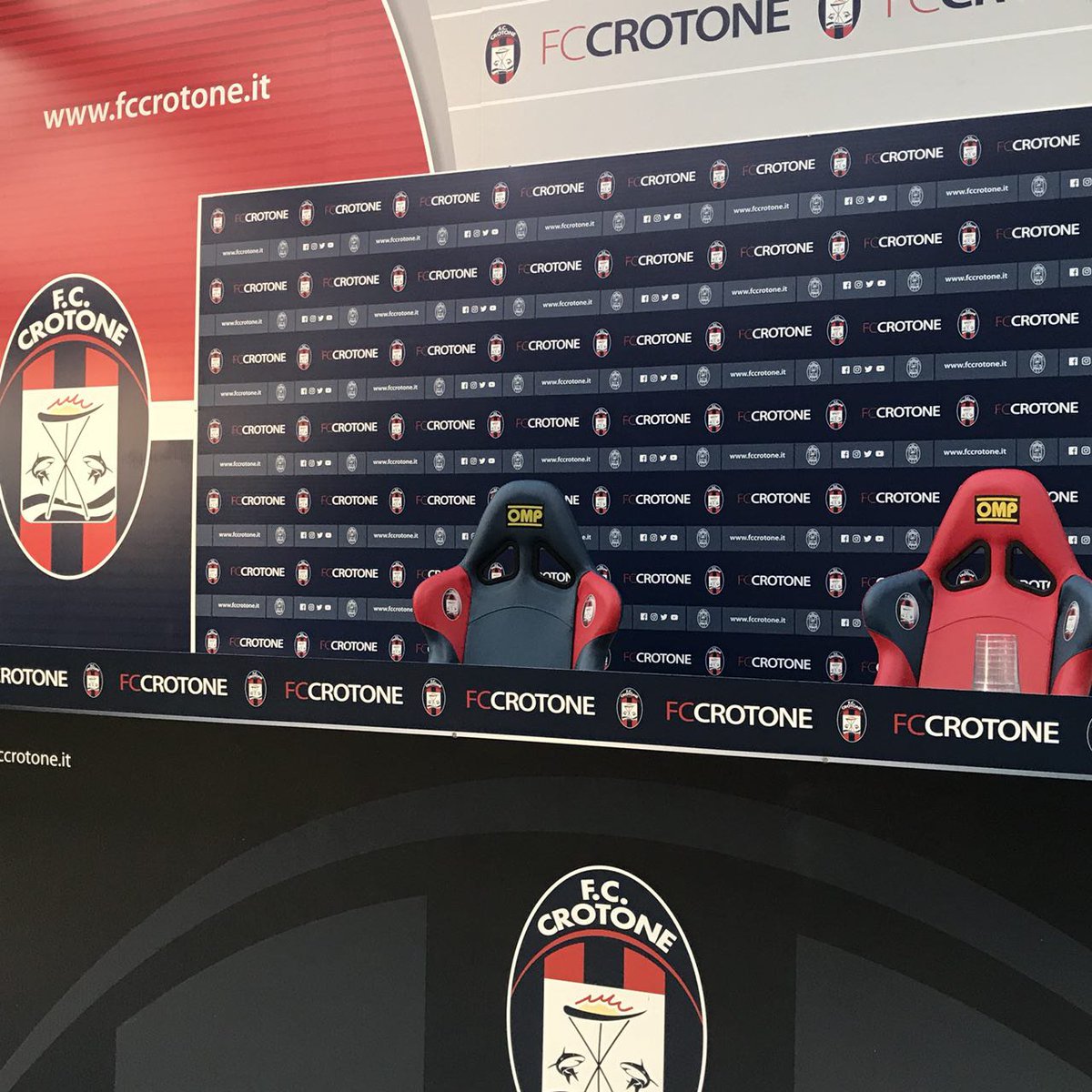 idemedia's tweet image. Progettazione grafica per la sede del ritiro estivo del @FcCrotoneOff 

idemedia.com
___________________
#comunicazione #immagine #marketing #web
#idemedia #backdrop #graphicdesign #forzasquali