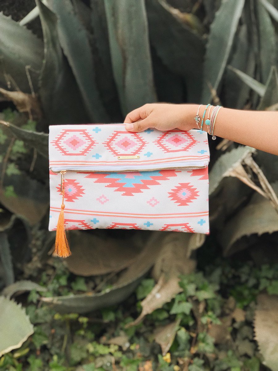 Kenzie_Dot's tweet photo. HEY Y’ALL! I am now a rep for Pura Vida! This company is so amazing and their bracelets are just so cute! Use my code to get 20% off your order!!! Code: mackenziewrightsman20 
Go check them out!! https://t.co/BRy90Fxqou