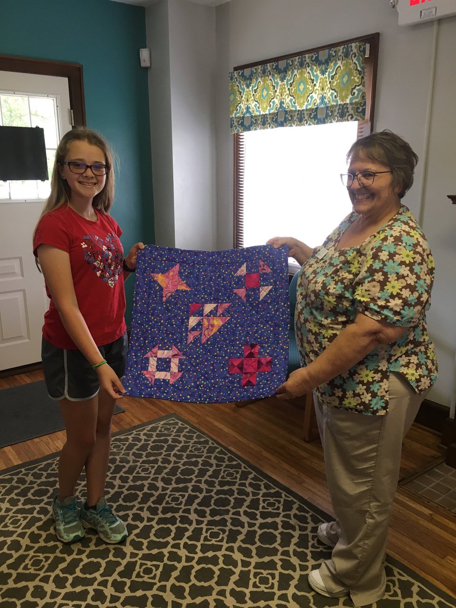 PDHC_Cares's tweet photo. Allie donated this beautiful quilt she made as part of her 4H quilting project. She presented it to Judy, R.N., PDHC Caring Center Manager in Lancaster. Thank you, Allie for your generosity! #prolifegeneration #prolifegen #prolifeprowoman #FearfullyandWonderfullyMade #pdhc https://t.co/xZprRBhYFj