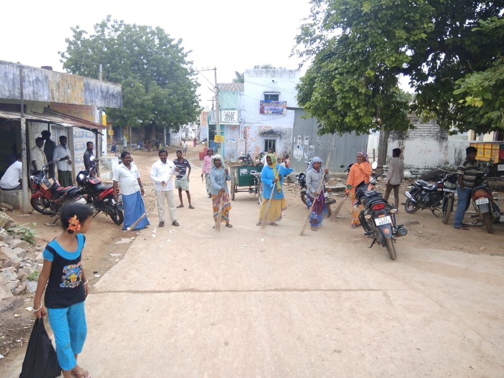 #ZSBPTS #ZSBP
Special drive related to sanitation #SwachhFriday #ShramadanamFriday #SwachhSarvekshanGramin2018 in Veepanagandla GP of #Veepanagandla mandal #Wanaparthy District #Telangana <a href="/swachhbharat/">Swachh Bharat Mission - Grameen</a> <a href="/Collector_WNP/">Collector Wanaparthy</a> <a href="/TSSBMG/">Swachh Telangana Gramin</a> <a href="/paramiyer_/">Param Iyer</a> <a href="/TelanganaCMO/">Telangana CMO</a> <a href="/MinofDWS/">MoDWS</a>