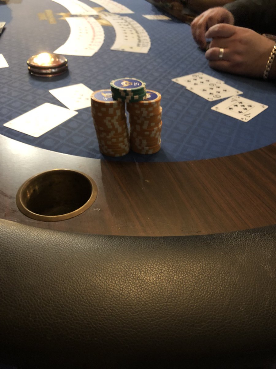 MrManuRoberts's tweet photo. In for $300 @ the cash king event. Interesting concept. 6 hours ahead https://t.co/UEUwGo6xux