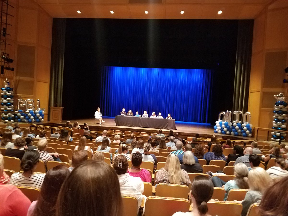 PrenticeSTEM's tweet image. Enjoying the student showcase and last day of #pblohio @firstgradeSTEAM