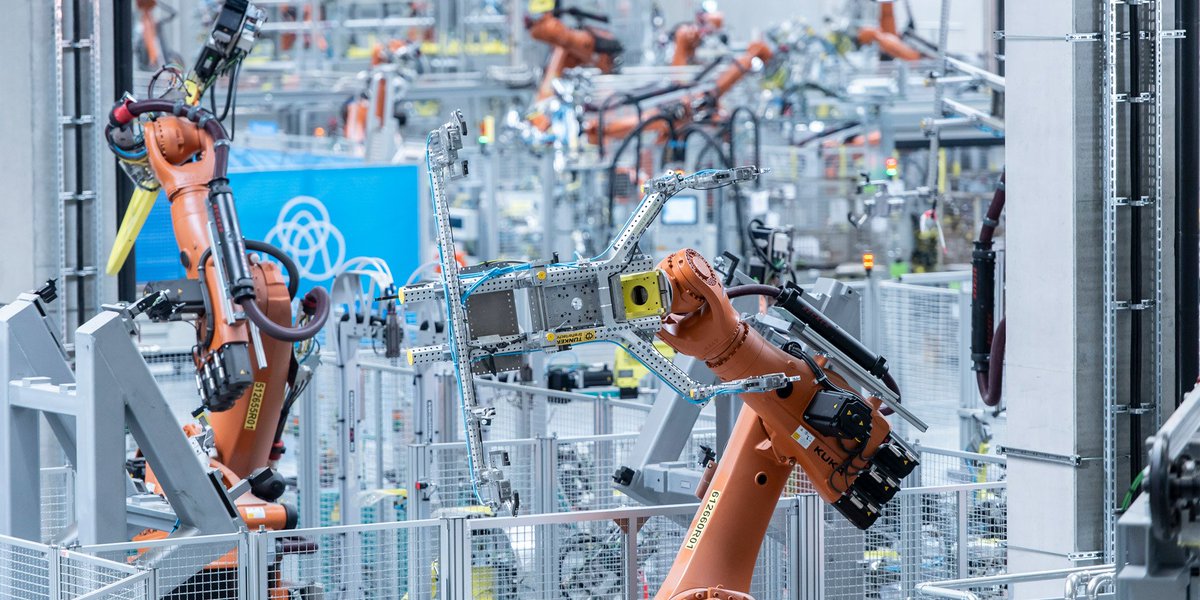 thyssenkrupp_en's tweet photo. 170 employees & more than 200 #robots for fully automatic #production: thyssenkrupp inaugurates new production site for #bodyplatforms for #eMobility in #Mühlacker, Germany. #futureofproduction https://t.co/Eiho6dJAkd