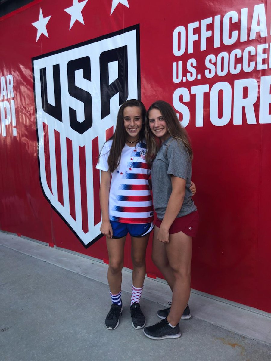KendraRust24's tweet image. So so happy that I got to watch the US take a dub against Japan. Also got to see a couple of my fav Kansas girls @jjaylie11 ❤️💙