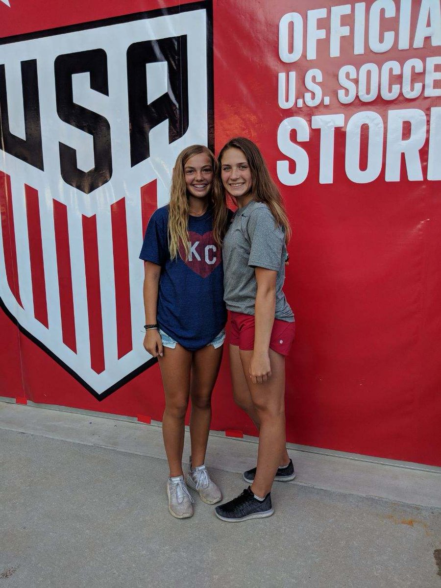 KendraRust24's tweet image. So so happy that I got to watch the US take a dub against Japan. Also got to see a couple of my fav Kansas girls @jjaylie11 ❤️💙
