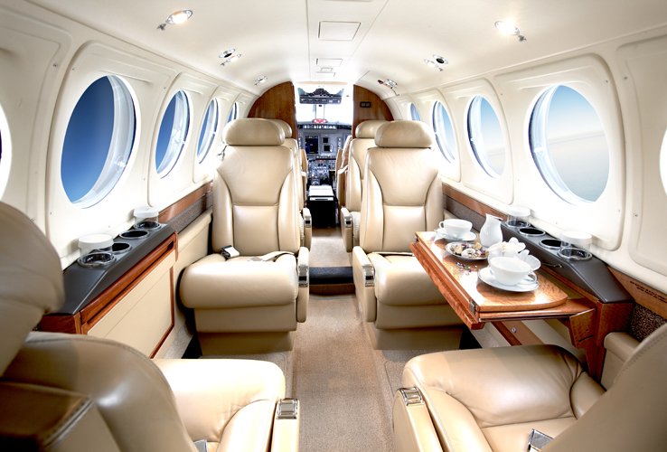 aviaserviceintl's tweet photo. Start the weekend out right, taking off in your own King Air. Destination: Unknown
#Cessna #CessnaKingAir #BusinessTrip #WeekendFlight #TakeFlight #planespotting #planespotter #flyprivate #privateplane #privatepilot #avgeek #aviation #aviationgeek #LuxuryTravel #LuxuryLifestyle https://t.co/XXnqVac3XC