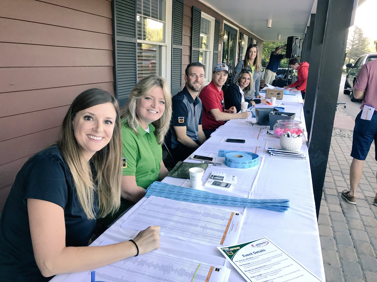 MeyerNajem's tweet photo. #SwingintoGiving #StrengthinCommunity #golf #EagleCreek https://t.co/5qbok6r4IQ