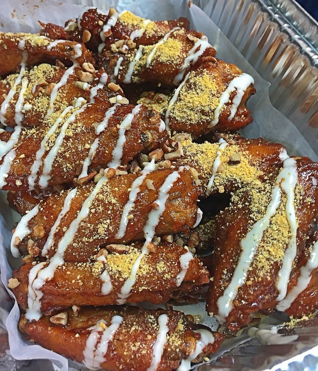 cwWingSauce's tweet photo. Pumpkin Pie wings! These wings are tossed in a spiced pumpkin pie sauce with Graham Cracker crumble, Pecans and a drizzle of whipped Ranch! #wings #food #foodie #foodpic #foodbeast #foodphoto #foodtrends #foodblogger #pumpkin @kyvan82 @kyvanfoodservice @foodiechats @foodbeast https://t.co/ljpu16fhHc