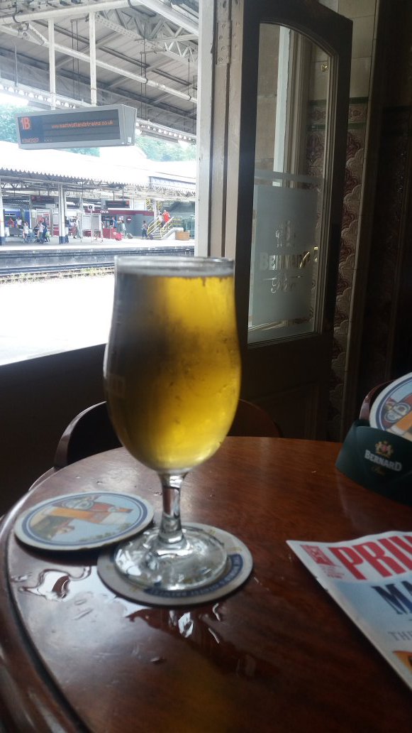 BackofBeyondS35's tweet image. Given the physical meltdown of the rail network, time for plan B - and a beer #sheffield #RailChaos #heatwave: