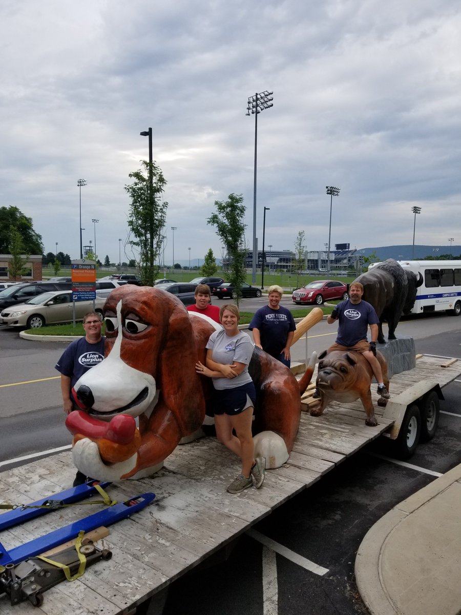 Our customers and visitors kinda rock.  These critters were passing through on their way to Nebraska.
fiberglassanimalsandobjects.com