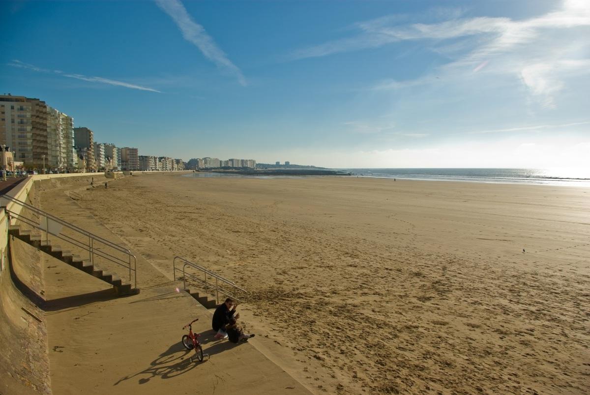 C21_Int's tweet photo. If you go to @VilleLaBaule France, discover the protection work done on @labaulebeach to fight erosion and the new #Ecoplage filtration system. It is waiting for your vote for the #GreenSolutions Awards 2018. You can even vote on your phone with our app! - https://t.co/aIoGGPE1tF https://t.co/40fiAWXnQs