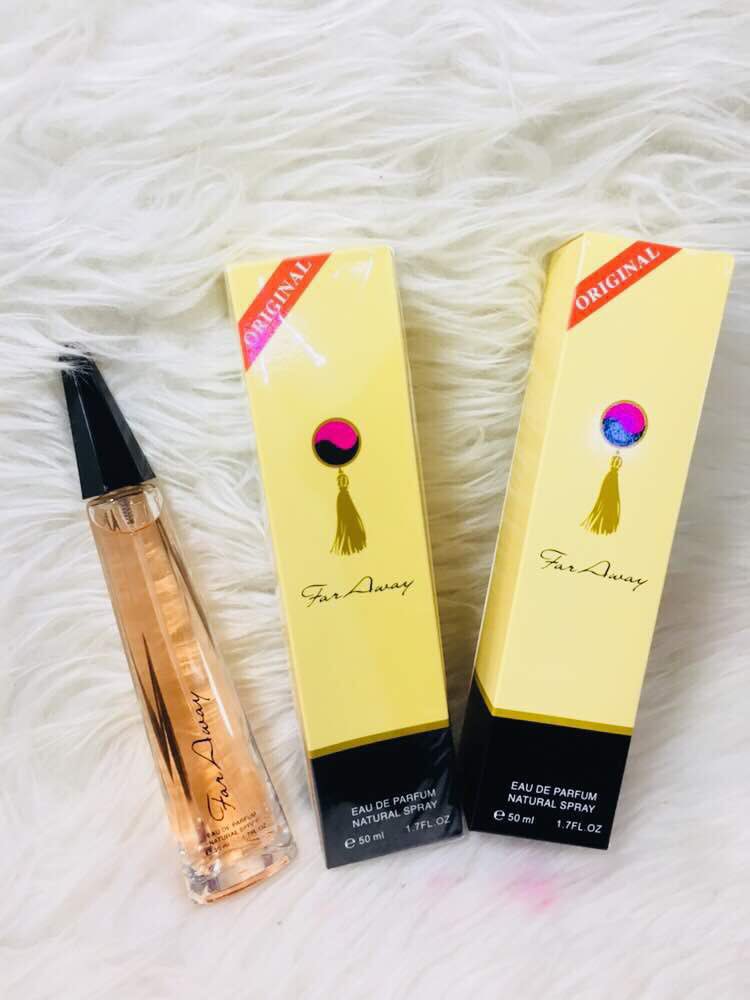 Beminecosmetics's tweet photo. freshcare 6ringgit ja sebotol😍.  aple detox 9ringgit💓. far away 7ringgit: berus muka sotong rm6😎 https://t.co/j3CrOnoj1O