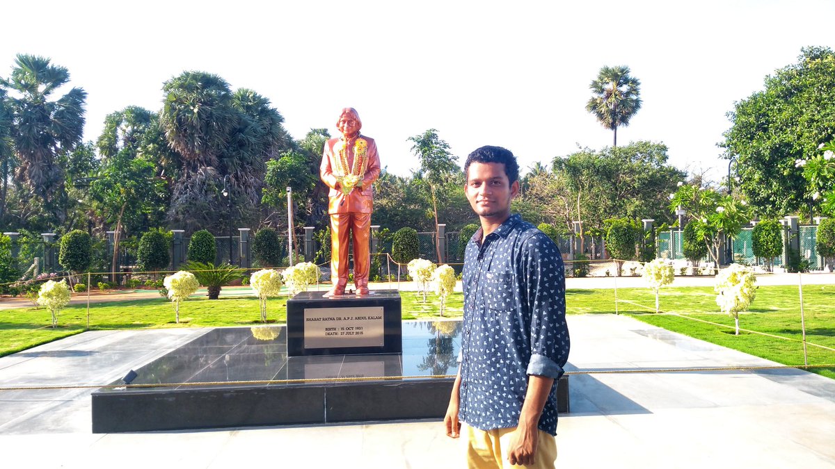 tharun98pdkt's tweet photo. Miss u the Man who gave the inspiration of billion dreams💗
Dr.APJ Abdul Kalam
3rd Death Anniversary (1931-2015)
#APJ #KALAM #AbdulKalam
#APJAbdulKalam #Kalamsir
#CommonMan #MissileMan #PeoplesPresident #StudentsIcon #KalamMemorial #Rameshwaram #TamilNadu https://t.co/KCH3Gk0Sjt