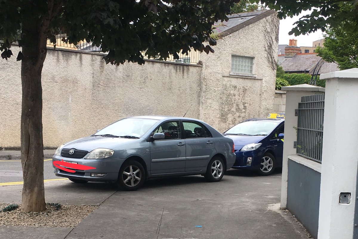 Some really top class parking on Clanbrassil Terrace in Blackpitts. Good luck to you if you have a buggy or are in a wheelchair. Or just aren’t a size zero.