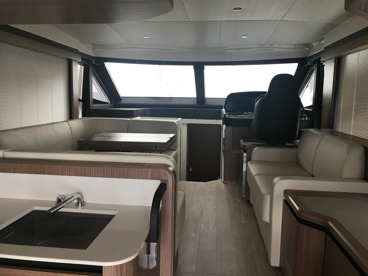 AbsoluteYachtHK's tweet photo. This brand new #Absolute50Fly which has won its first award, as European Powerboat of the Year – above 45 feet and Asia Boating Awards later on will soon be ready to meet her owner in #HongKong.
Can't wait to see cruising in #Asian water.
@AbsoluteYachtHK #AwardWinner https://t.co/bgkpjd8vs8