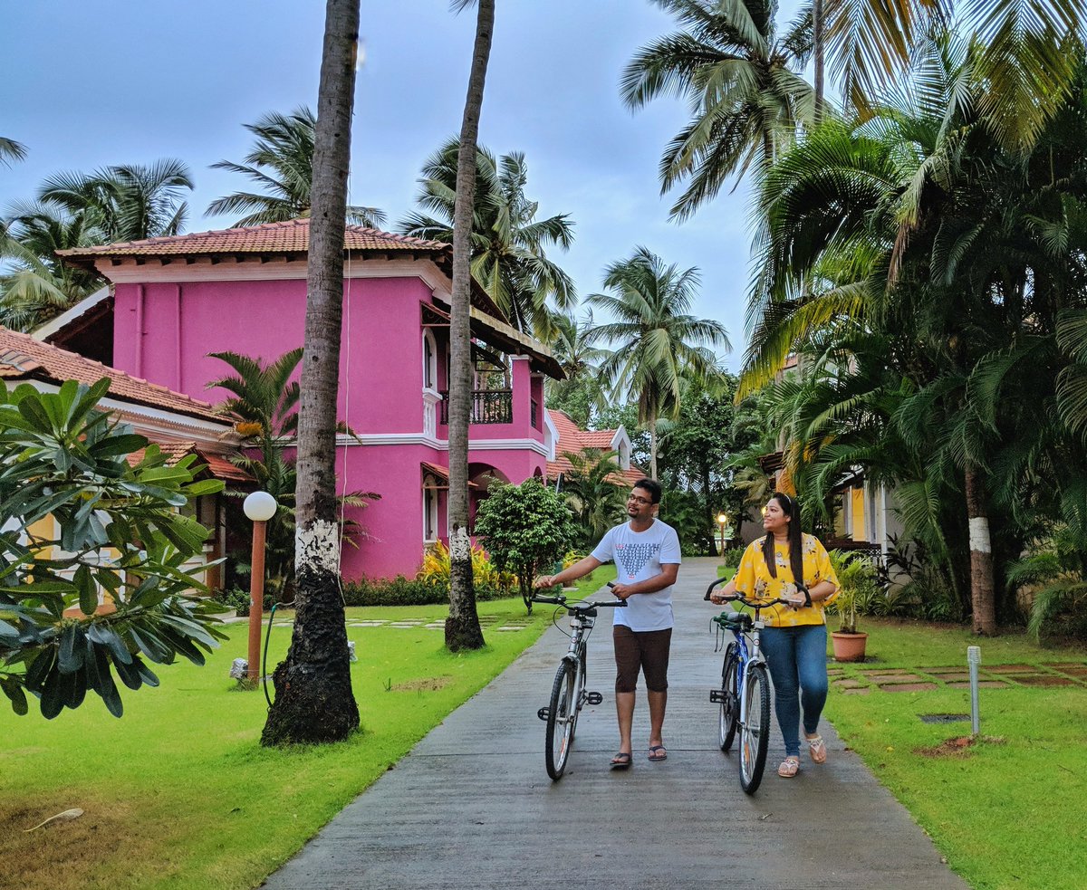 VishuSaumya's tweet photo. The mode of transport, the route or even the destination doesn't matter when you have your perfect travel partner. The journey itself takes the course of a pleasurable ride through the sands of time!
🍁🍁🍂🍂🍁🍁
#roadtotaste #teampixel #devaayagoa #vishusaumya #chasingmonsoons https://t.co/5Ldrh8tIKB