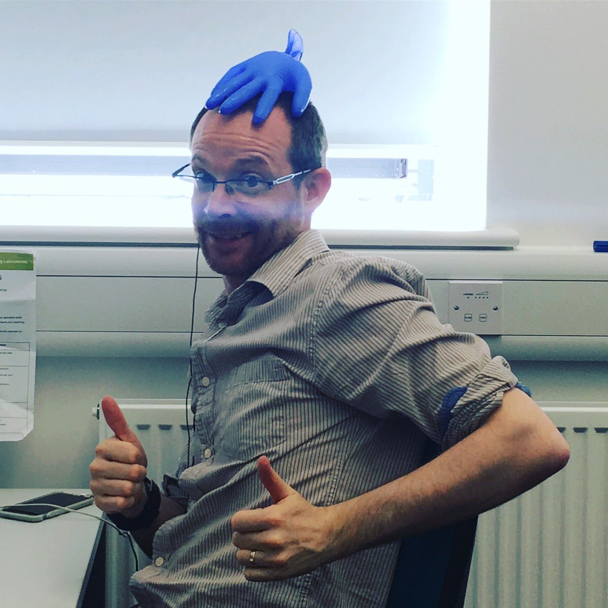 Are a scientist? Do you overheat? Try Prof Carter’s Iced-head-glove cooler #patentinthepost #carterpinklab #science #lab #heatwave #genius #oxfordbrookes <a href="/DaveCarter1234/">Dave Carter</a>