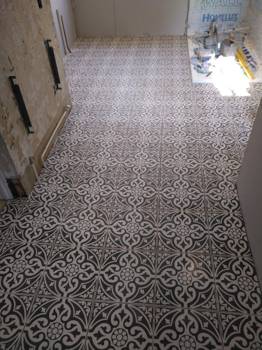 A great finish accomplished here by <a href="/AJCPLUMBING/">A-J-C-PLUMBING</a> using our Mustang system! 😍👌👏 don't forget to tag us in your pictures guys! #Tiling #Tilers #Tiles #LipFree #Professional #Quality #LevellingSystem #FridayFeeling