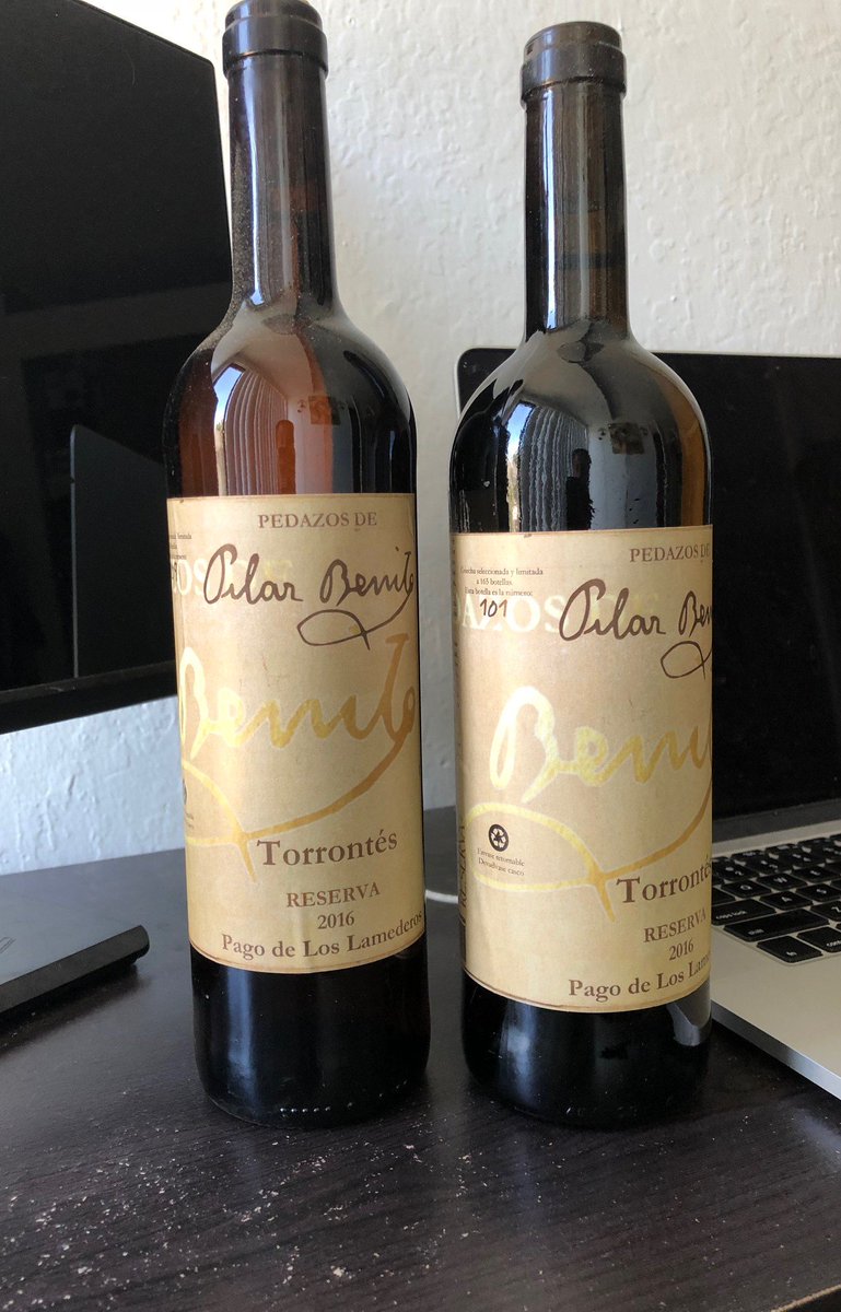 Tastebudbrett's tweet photo. No you're not seeing double. Benito Vino de Sacedón Reserva 2016 - Pago Lamendros, variedad uvas autóctonas #Torrontés #Spanish #organic #wine Golden color; hint of whiskey on the nose, old wood and berries; taste was a bit of Jerez, old wood, berries. #Classic #Castillian #vino https://t.co/OLErfq1CTF