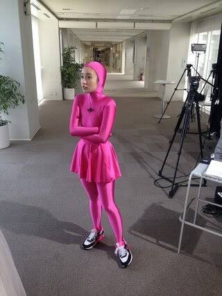 AyakaUmeda ピンクの全身タイツ！！！
