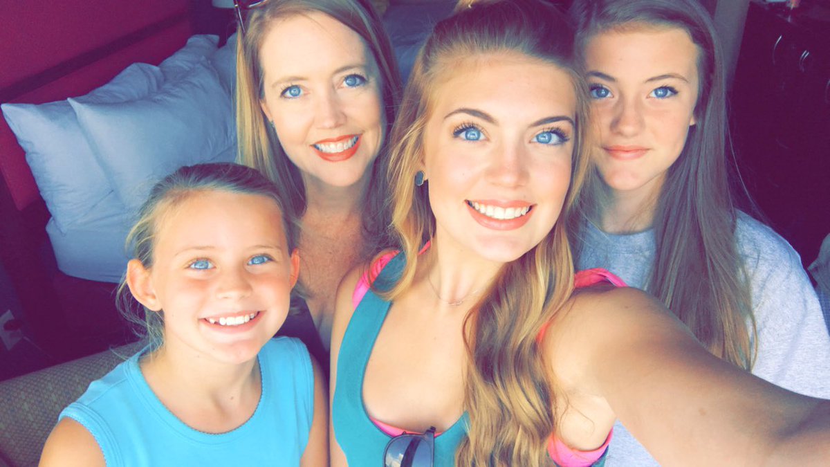 JennMos3's tweet image. Love my blue-eyed girls and so thankful my health has been restored so I can enjoy life with them ❤️ #guthealthmatters #myhealthjourney