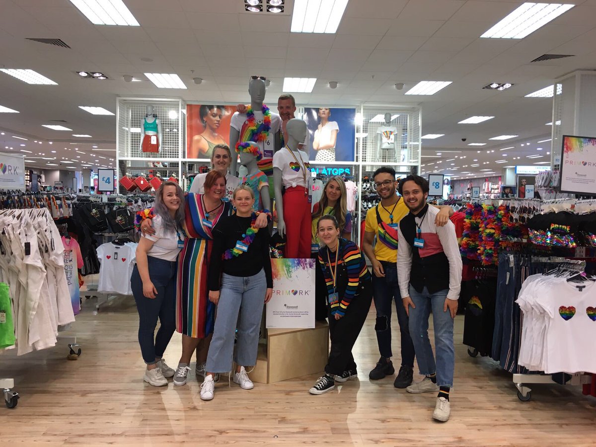 MarieWilbraham's tweet photo. Such a pleasure leading this team of absolute legends, Plymouth VM team over & out 😘🤙🏼🏳️🌈 #primark #vmteam #primarkpride https://t.co/J0Qrwu8mji