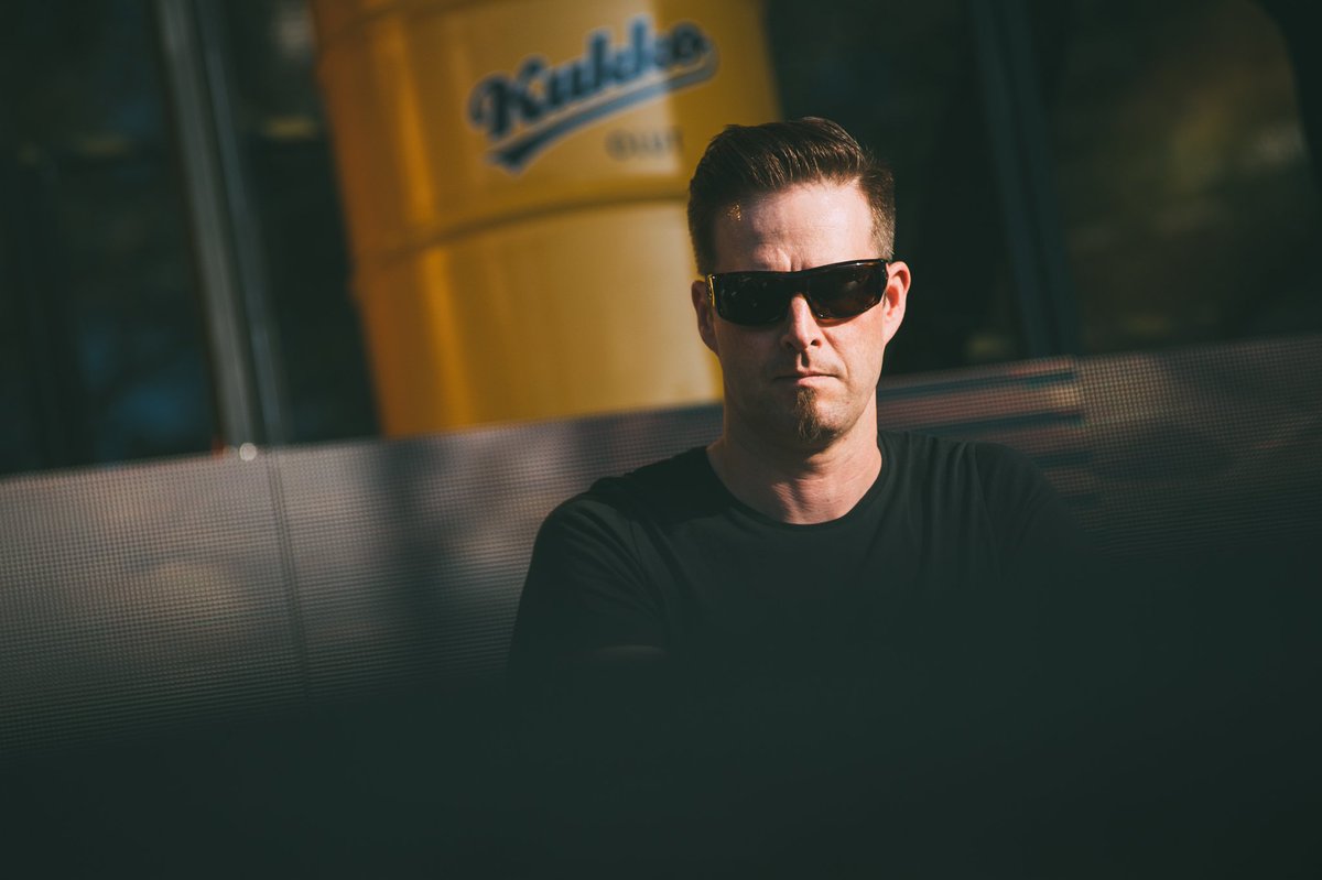DBTL_Festivaali's tweet photo. Kolmas festaripäivä käynnistymässä Turun Urheilupuistossa DBTL 2018- festareilla! Tee kuten kuvan herra (...joko saa sanoa legenda...?) @Darudevil eilen: tule mestoille! 😃
#dbtl #dbtl2018
📷: Valtteri Hentilä / DBTL 2018 https://t.co/Z12QV1AxbM