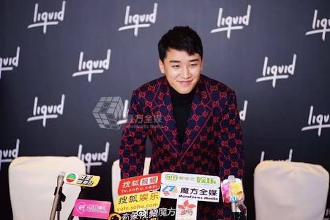 The company wouldn& #39;t arrange collabs with other artists for him? HE BECAME THE AMBASSADOR FOR A GLOBAL LABEL WITH INTERNATIONAL ARTISTSPs. Stream combo and ignite: https://youtu.be/Az-mGR-Ce... href=