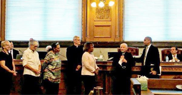 MidwestJesuits's tweet photo. #Jesuit Fr. Ben Urmston, director emeritus of Peace and Justice Programs at @XavierUniv, recognized for peace efforts by the @CityOfCincy. https://t.co/PuJST7mImg https://t.co/S0RgtFFLLw