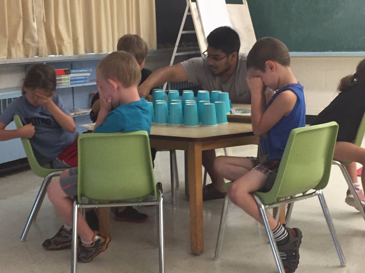 ReadALotLDSB's tweet photo. Class 3 practicing their phonics code with a game of go fish and sound search @rideauheightsps @OntarioSLP #findthesound #literacyfun https://t.co/Pz0nIRFpeo