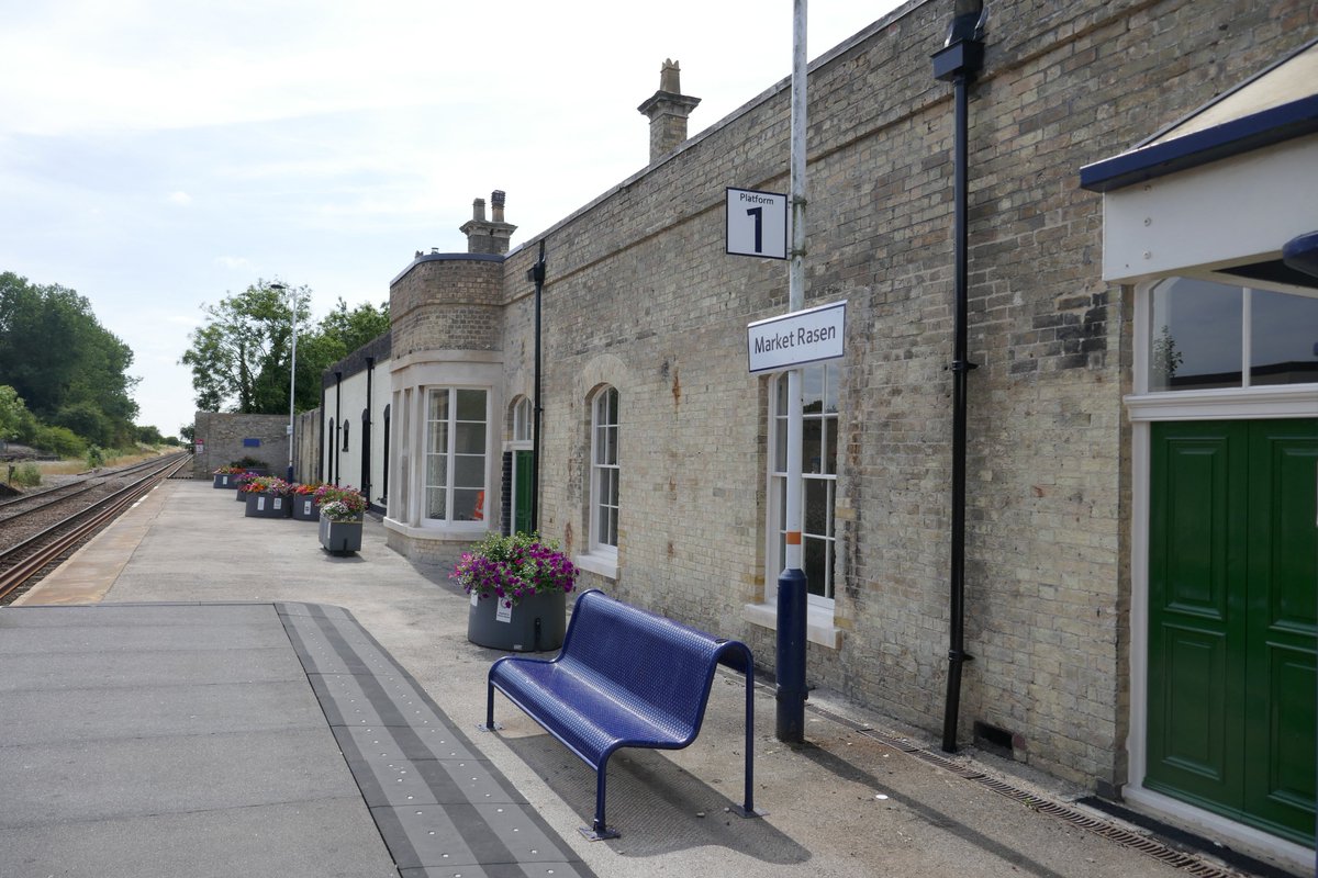 MktRasenStation's tweet photo. The finishing touches are being made to the Station Building!!!
https://t.co/qeetoIi7mW
#HLFsupported #teamworks #completion https://t.co/ewmrh8xQgN