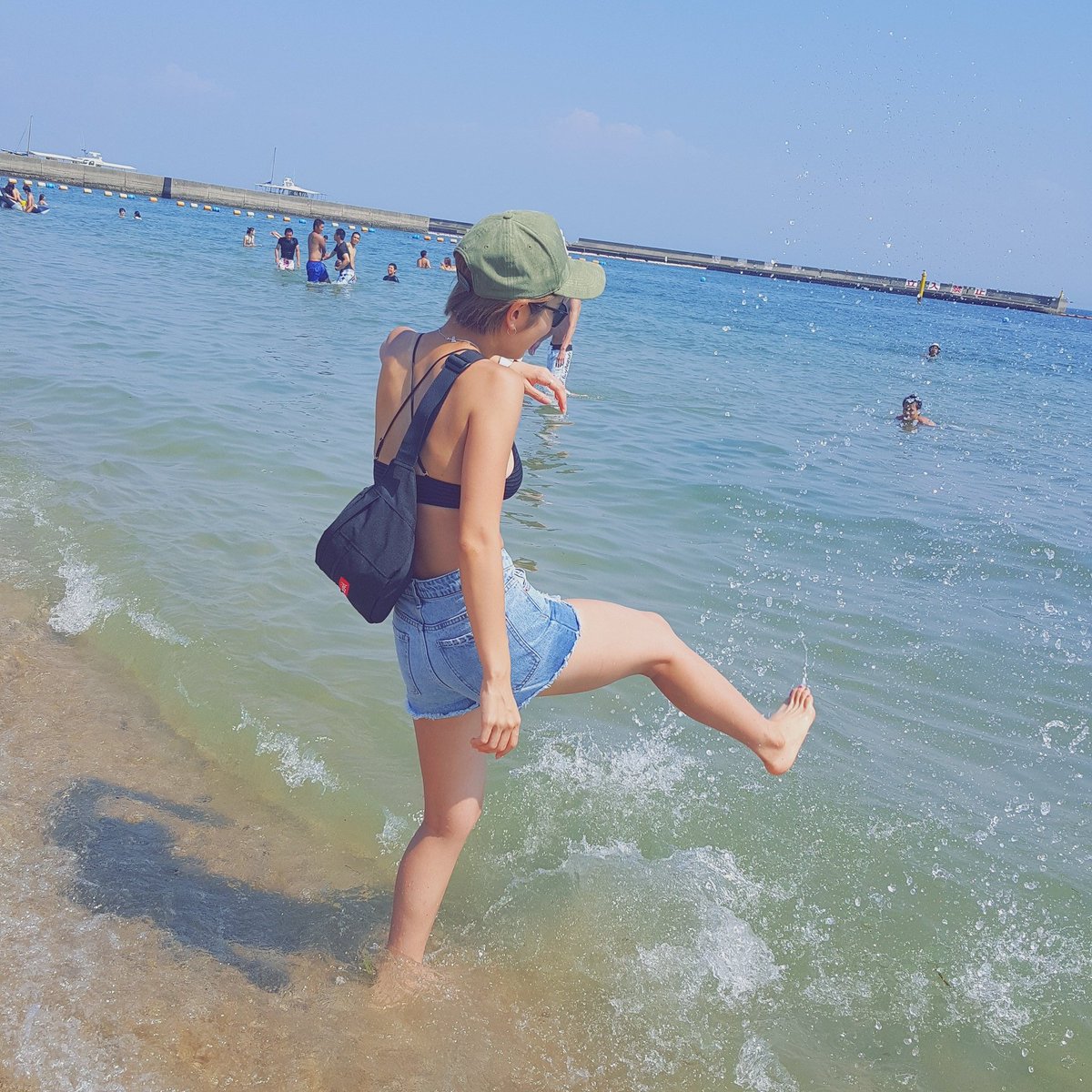 lip_mana's tweet photo. 今月最後の海はれーなちんと♡🌴 https://t.co/4Wn2VM5V9Z