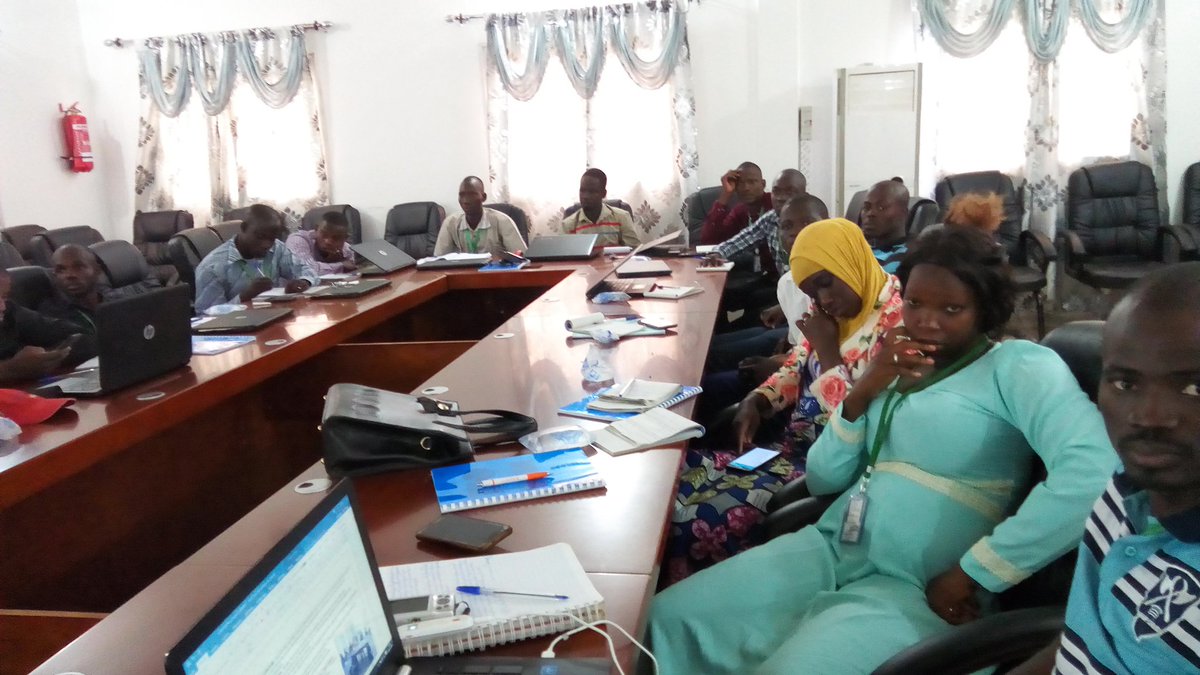 La formation continue sur l'utilisation des outils de #collecte de données.#osmtracker #osmAnd. Siège de @ONG_Amedd à #koutiala @OSM_Mali projet #EvironnementetEnergie #Luxdev, #Mali