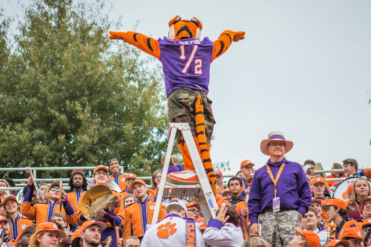 CollegeMarching's tweet image. It’s a B1G vs ACC matchup!!

Who has the most band friendly mascot in the biz? 

RT for @CUTigerBand 
Fav for @TBDBITL