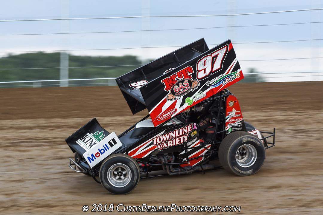 CTMotorsports_'s tweet image. Its autograph night @OhswekenSpdway tonight for our @HillsRacingTeam ride! Make sure you stop by and pick up some of our @sixnationsbingo and @silowireless goodies! See you there! @Mobil1 @Northern_Motor @BulldogRears @cjohnsmedia @BarlowFarms1843 @GunSilverdale @caistoragriserv