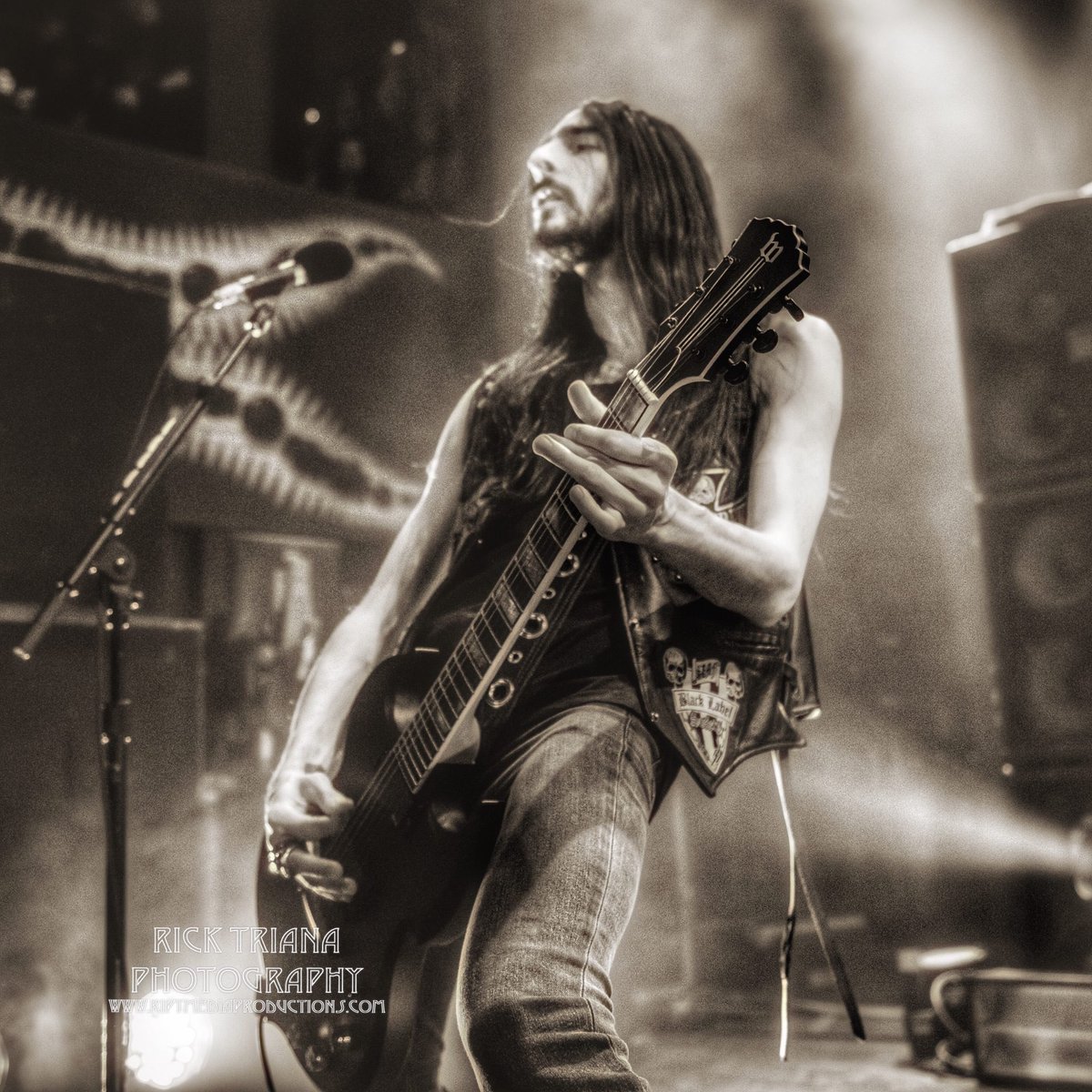 dariolorina's tweet photo. Syracuse, NY Chapter! 💀 Black Label Society tonight at S.I. Hall at The Fairgrounds with @coccabal and @eyehategodnola!  Photo by @riptrianaphotog. @ZakkWyldeBLS @BLSBASS @JFabb @SeymourDuncan @WyldeAudio https://t.co/G3ARuep5FT
