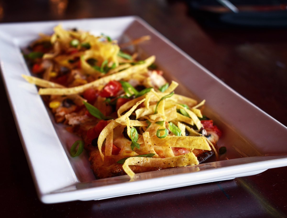 MarlowsTavern's tweet image. Brace yourselves… it’s the last #FlatbreadFriday of our Summer Celebration! Be sure to come visit us this weekend to get your final taste of our Chicken Tortilla flatbread. Use the hashtag #MarlowsTavern so we can see your photos (and live vicariously, of course!)