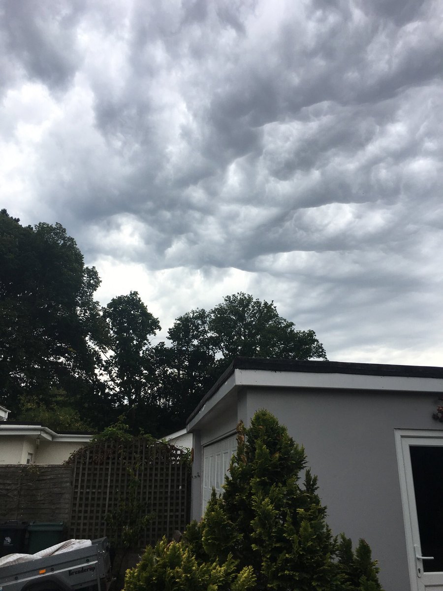 Some cool clouds gathering in Ferndown, Dorset <a href="/metoffice/">Met Office</a>