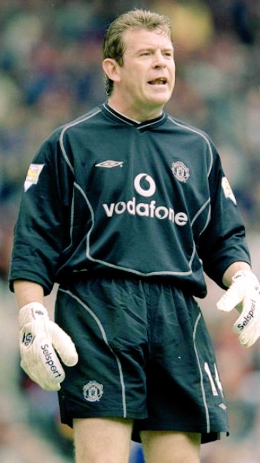 Football Nostalgia (@nostalgicfc) on Twitter photo Rob Green going to <a href="/ChelseaFC/">Chelsea FC</a> is the most random ‘keeper signing since this lad rocked up at <a href="/ManUtd/">Manchester United</a>
#veterans #andygoram #oldiebutgoldie Rob Green going to <a href="/ChelseaFC/">Chelsea FC</a> is the most random ‘keeper signing since this lad rocked up at <a href="/ManUtd/">Manchester United</a>
#veterans #andygoram #oldiebutgoldie
