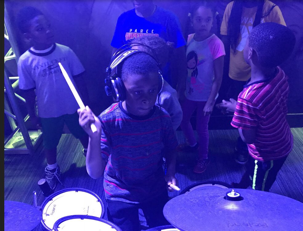 mtvernonsummer's tweet photo. We had a blast @GRAMMYMuseum #explorenewark #summerfun #artforeveryone @ELT_Newark @summer_plus @NewarkYMCA @rasjbaraka @NPSvoices https://t.co/zRbrWt9IGs