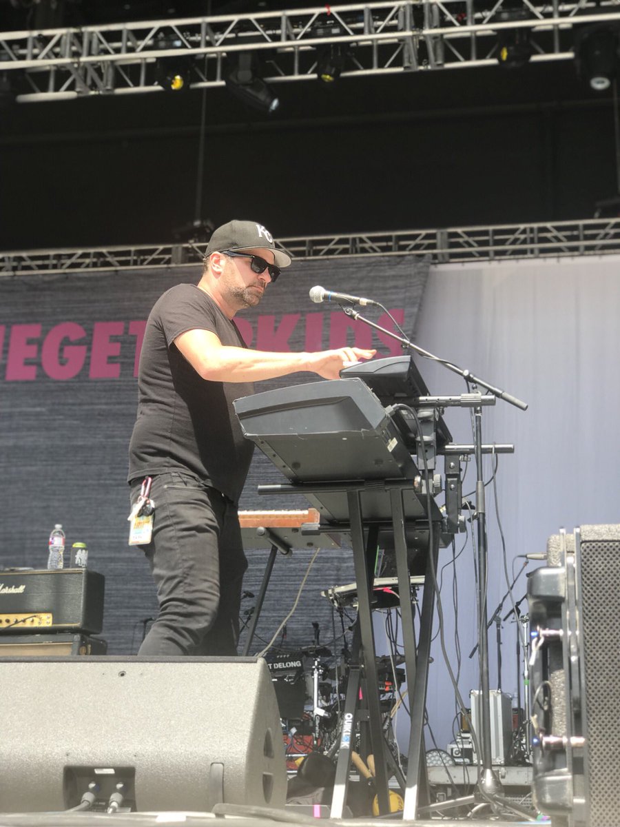 .<a href="/thegetupkids/">The Get Up Kids</a> Getting the Buzz Stage started! #buzzbeachball