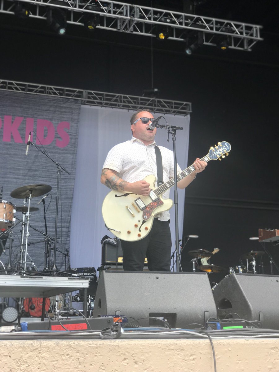 BuzzBeachBall's tweet photo. .@thegetupkids Getting the Buzz Stage started! #buzzbeachball https://t.co/vKZUHTfRQd