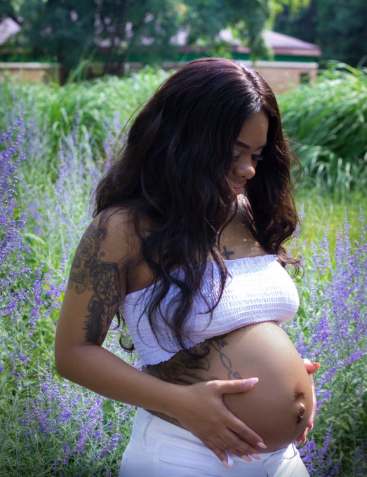 Watch IG: Beautywith_re 💄's leaked NSFW photo on TwXstars