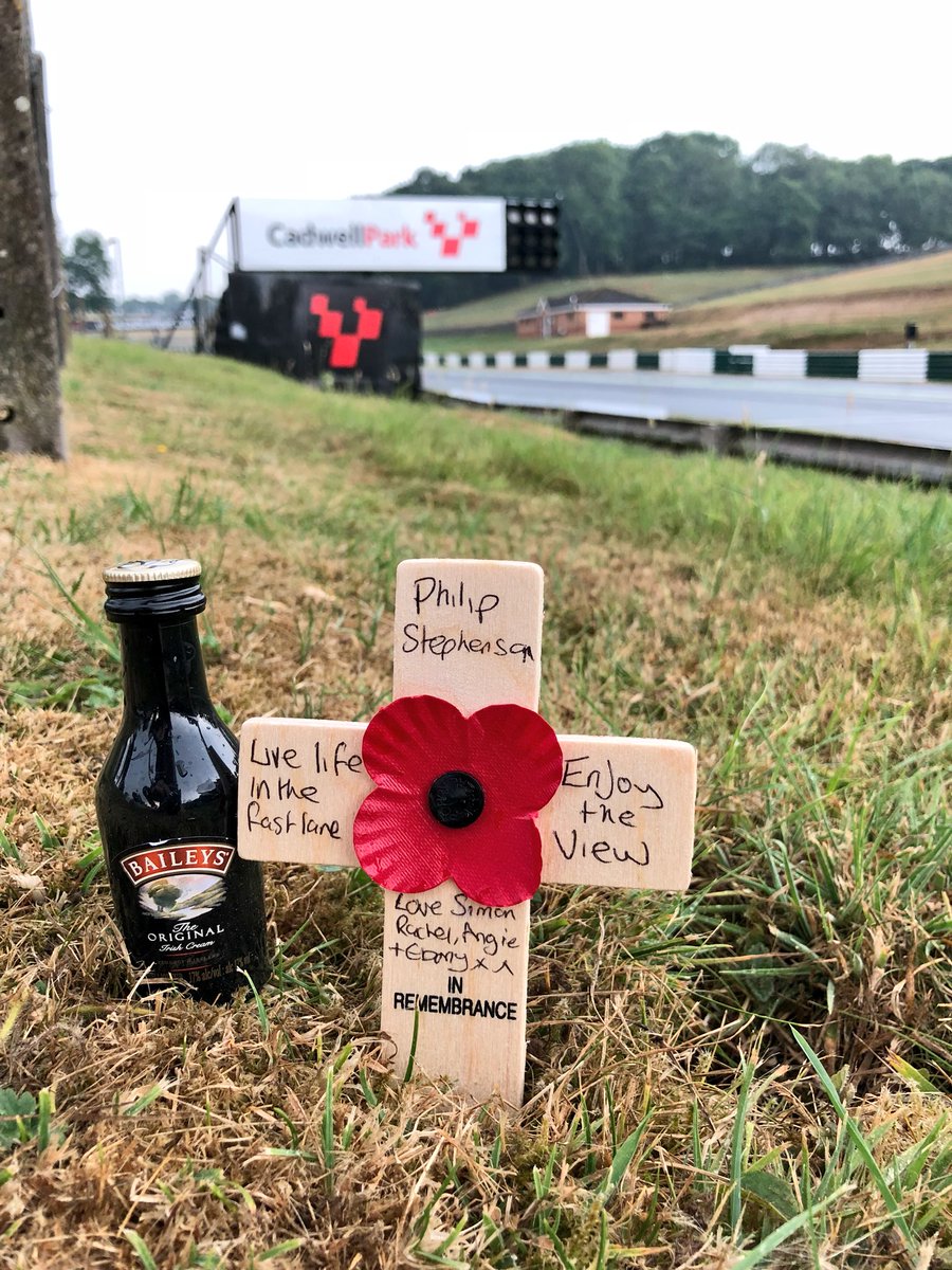 SimarinerGY's tweet photo. Thank you to @PaulWoodford84 for letting me say goodbye to my dad peacefully by scattering his ashes at the a place he loved to visit.
He will now still get to hear the engine of a Norton and a MK1 Escort at speed at @CadwellPark ๐๐ผ๐๐ https://t.co/HDPZqYUX5z
