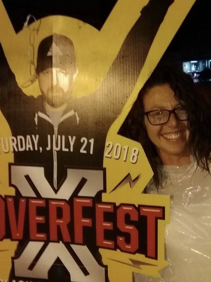 Pfaceapplehead's tweet photo. #roverfest https://t.co/50DpLS19La