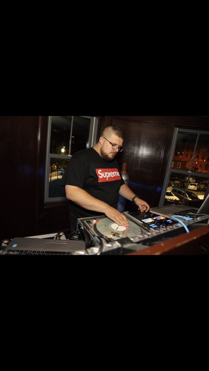 WhiskeyOnWater's tweet photo. Make sure to follow our awesome live music performers/bands as well as our DJs!
🎶🥃🎉🍺🍻🍷🍹🍸🥃🥃🎧🎤🙌
Tonight we have Chris Eves and the New Normal downstairs starting at 9pm! Then upstairs at 10pm is DJ TecThreat.  Don’t miss out !
#whiskeymakesmefriskey 
📸: Facebook https://t.co/3B2xJZ3sui