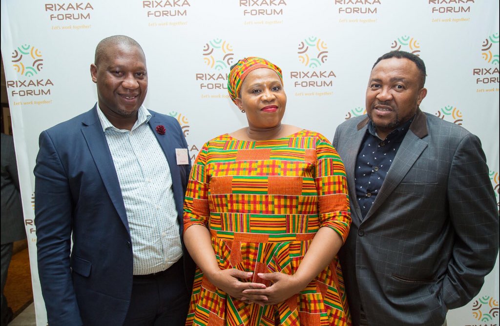 RixakaF's tweet photo. Guests at the Cultural Diversity Dinner in honour of Nelson Mandela. https://t.co/16C0PwDq5P