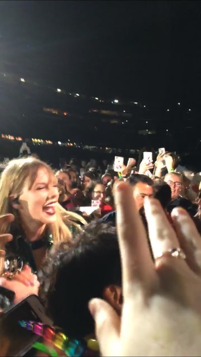 bronwyn_swift13's tweet image. DREAM COME TRUE!!!🐍✨👑 @taylornation13 @GilletteStadium @taylorswift13