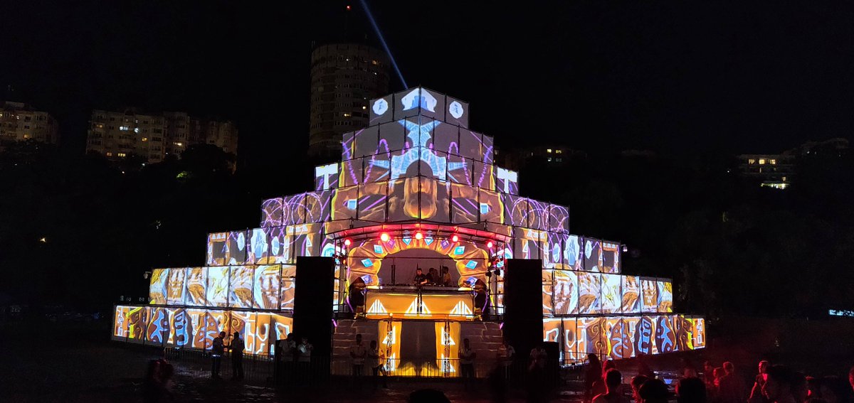 FESTIPAY's tweet photo. Pics from the wonderful #neversea #festival from Constanta, #Romania , where #festipay provided the #paymentwristband. The next great Romanian festival, where we provide #integratedeventmanagement, #untold kicks off next Thrusday! https://t.co/PPM8DGU2I2 #cashlesspayment #fintech https://t.co/t9EgDZ1dlY